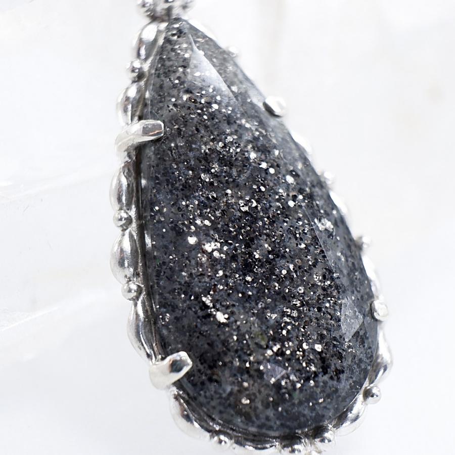 ブラックアベンチュリンの粒飾りペンダント ＊天然石アクセサリー　手作りアクセサリー　ペンダントトップ　一点物＊ |  | 05