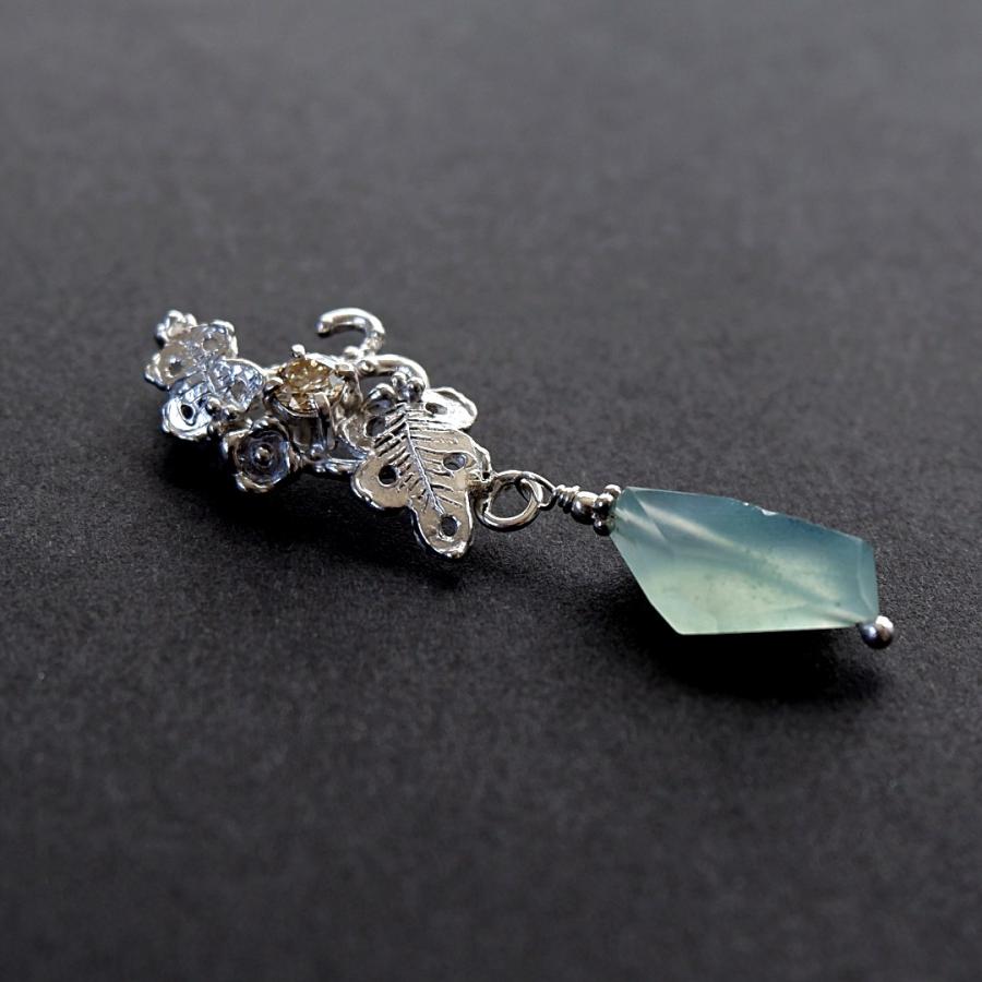 アクアプレーズとモアサナイトのボタニカルなペンダント 一点もの |  | 02