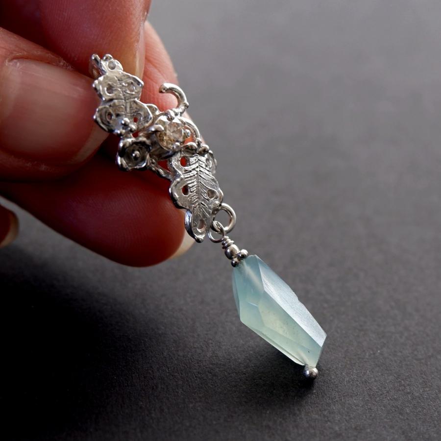 アクアプレーズとモアサナイトのボタニカルなペンダント 一点もの |  | 03