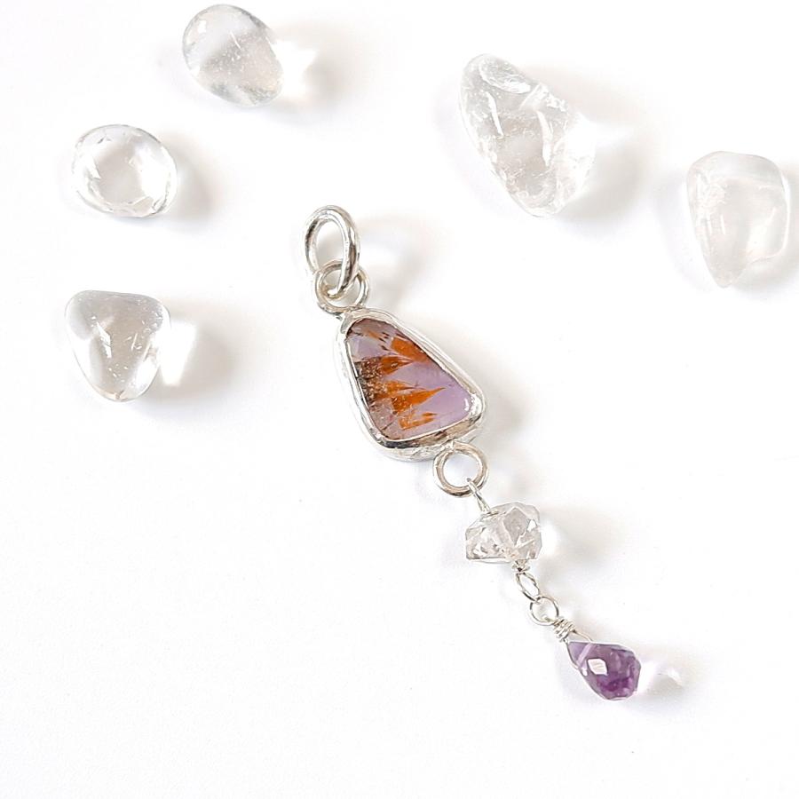 〜個性的な内包物〜　カコクセナイトインアメジストとダブルポイントクォーツのペンダント　天然石アクセサリー　一点物 | 