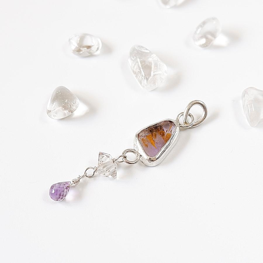 〜個性的な内包物〜　カコクセナイトインアメジストとダブルポイントクォーツのペンダント　天然石アクセサリー　一点物 |  | 01