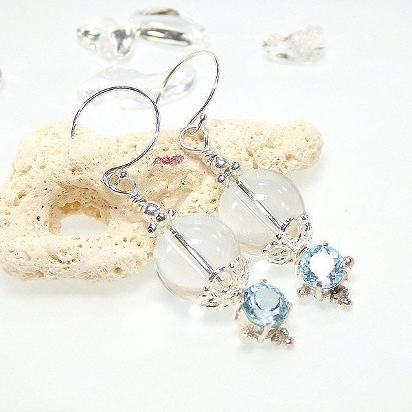 スカイブルートパーズとアイスクオーツのピアス | 