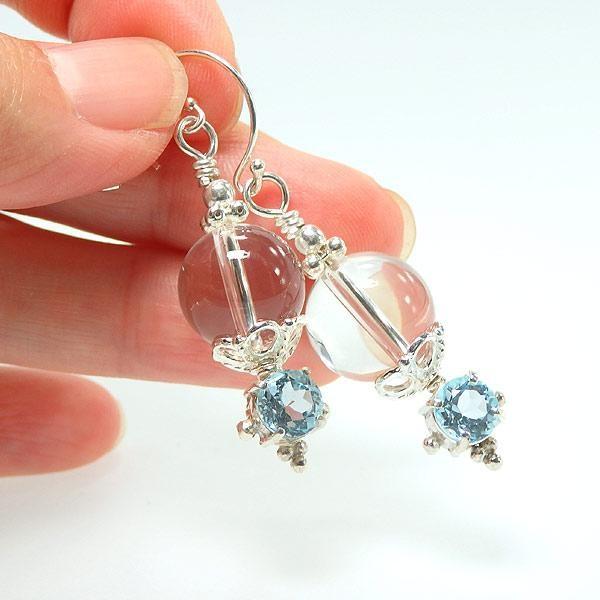 スカイブルートパーズとアイスクオーツのピアス |  | 02