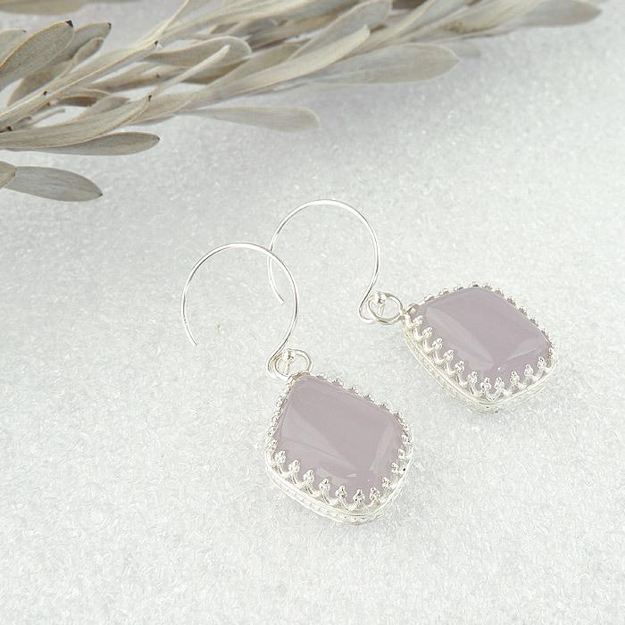 ラベンダーフローライトのピアス