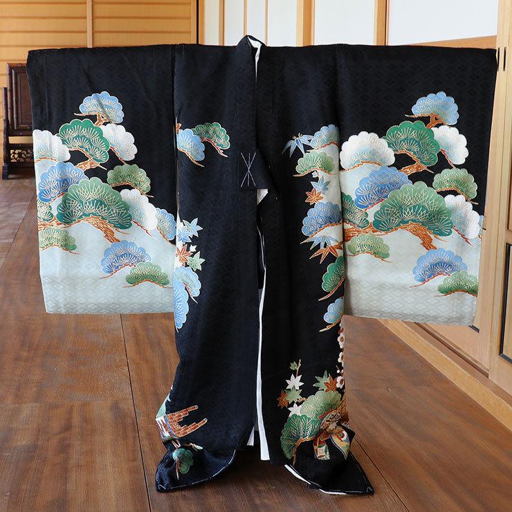 お宮参り　0歳男の子　産着初着　リメイク素材　黒地　兜　松　太鼓　家紋　シンプル jrub-6821.jpg