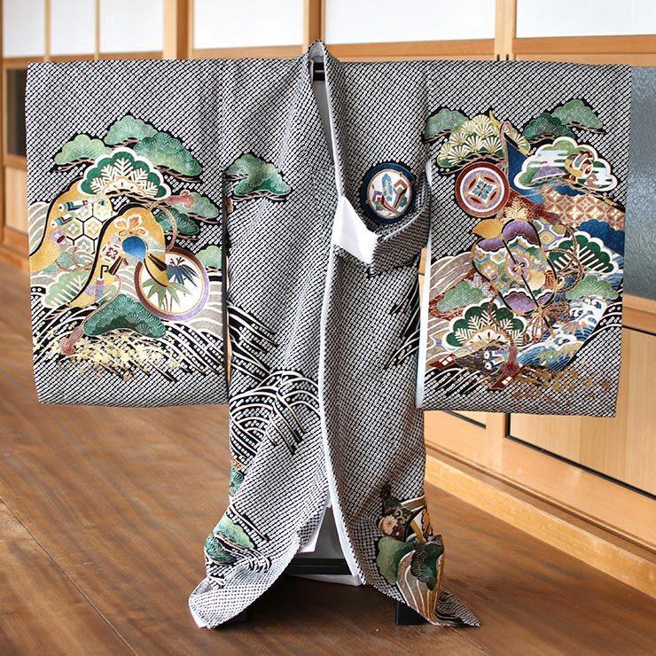 初着 産着 お宮参り 男の子 兜に武具 黒色 匹田 正絹 のしめ 一つ身