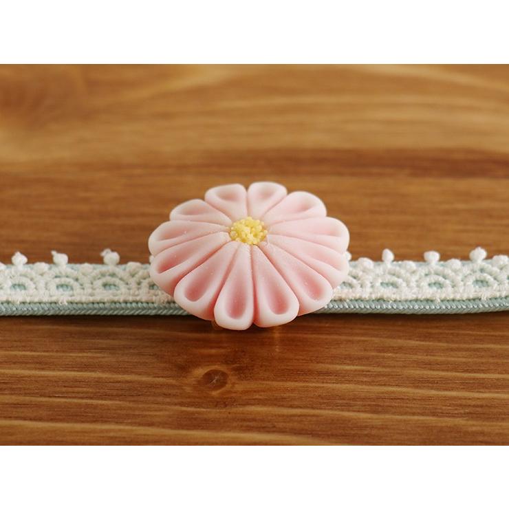 街着屋 和菓子 帯留め ねりきり菊 ２柄２サイズ フェイクスイーツ 中村彩乃作 練り切り 花 薄紫 ピンク 桃色 白 ハンドメイド 作家 アクセサリー Obdm0163 街着屋 きもの遊び 通販 Yahoo ショッピング