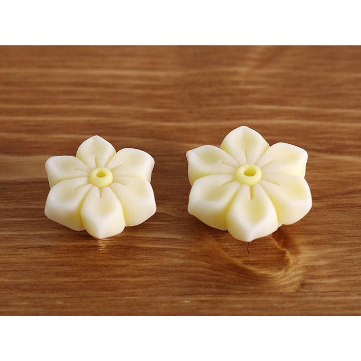 売約済み　帯留め〈オフWhiteのお花・盛り〉 メモリアルアレンジメントM お供え そのまま飾れる ユリ