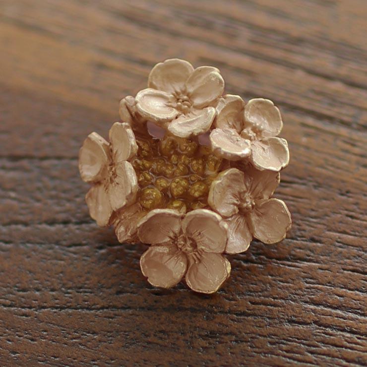 帯留め　花 水引花帯留め（ツツジ） | iichi 日々の暮らしを心地よくする