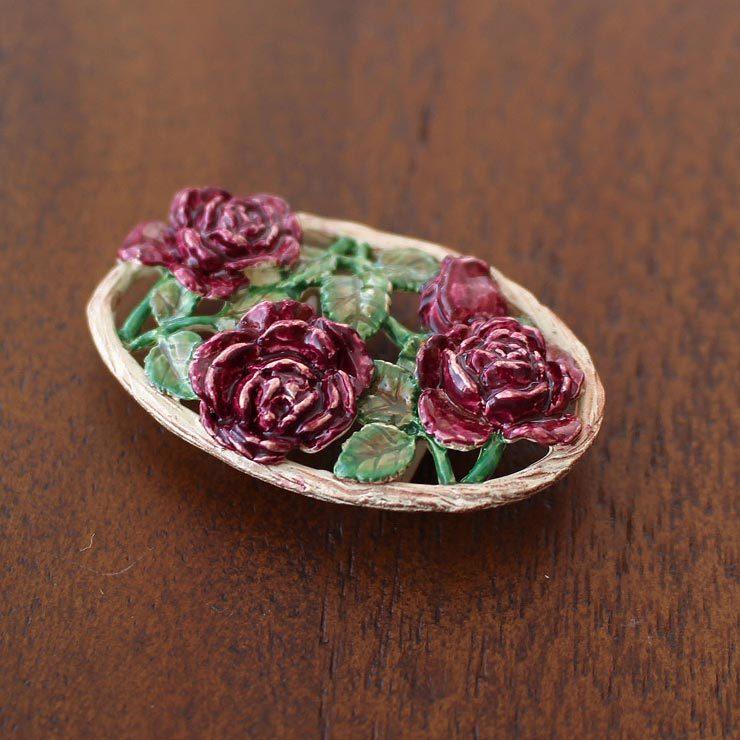 帯留め〈greenな薔薇のひみつ〉 アンティーク バラ帯留め ❁真紅の薔薇クラシック❁金色メタルデザイン