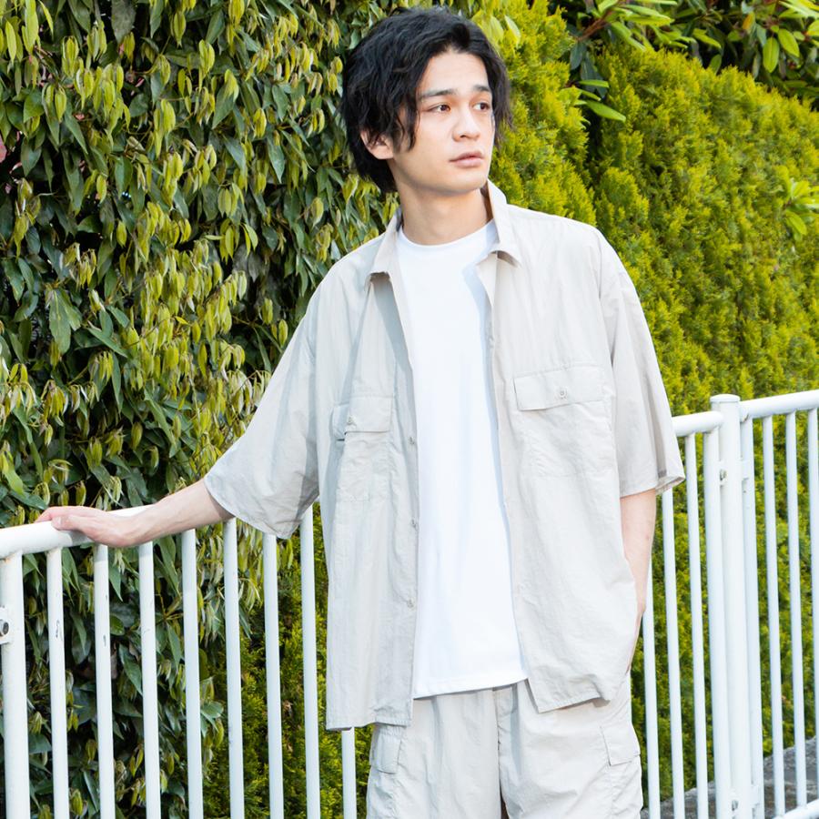 感謝価格 半袖シャツ メンズ 接触冷感 軽量 無地 ワイドシルエット レギュラーカラー 胸ポケット ボタン 五分袖 カジュアルシャツ 羽織り トップス Aynaelda Com