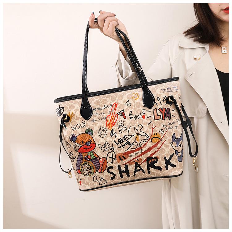 夏のセール グラフィティー ベアー シャーク 天ファスナー PVC 落書き