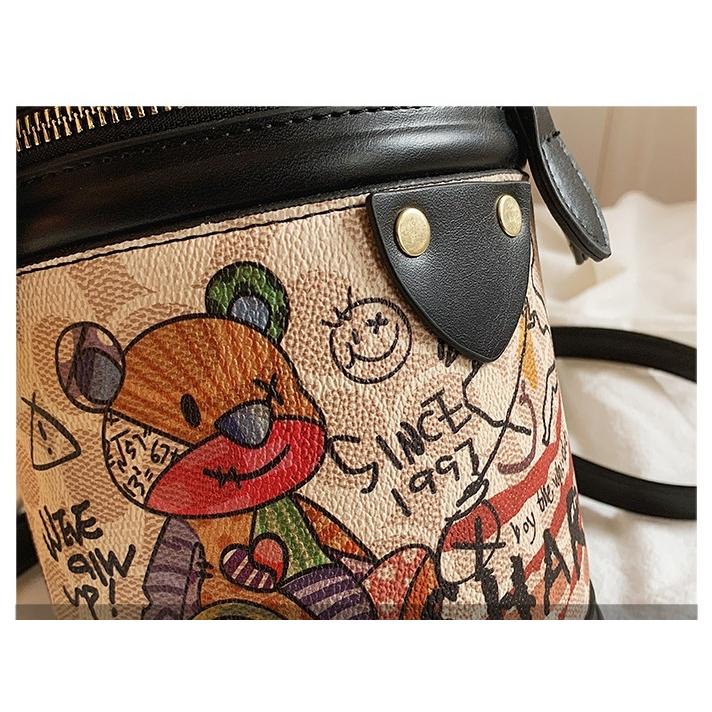 グラフィティ 落書き ベアー SHARK 筒形 手提げ 斜め掛けポシェット