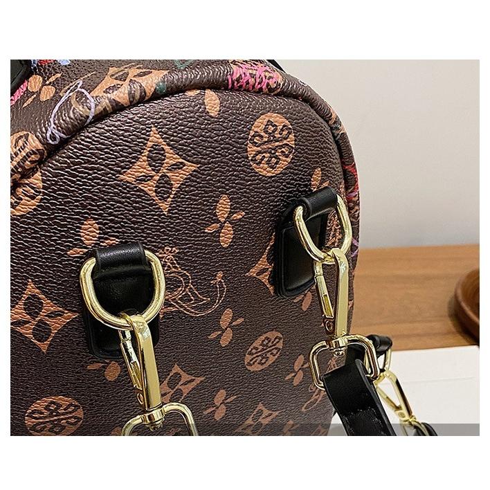 ミニリュックロゴレザーブラウン 大人気グラフィティー ベアー シャーク 天ファスナー PU 落書き LYA