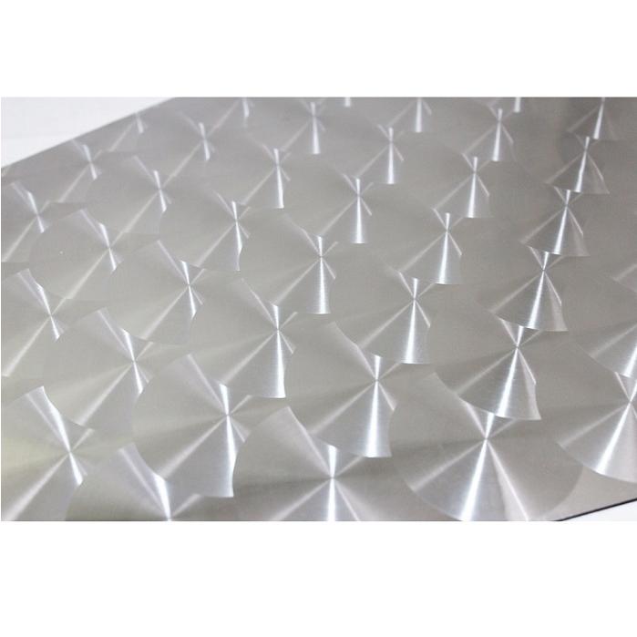 0540 丸棒付き いすゞ ファイブスターギガ ウインドウパネル ウロコ柄 0540 丸棒付き いすゞ ファイブスターギガ ウインドウパネル