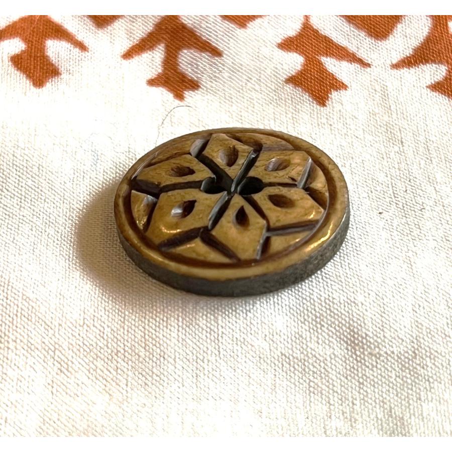 ボーンボタン　18mm　1個売り　麻　ブラウン |  | 02