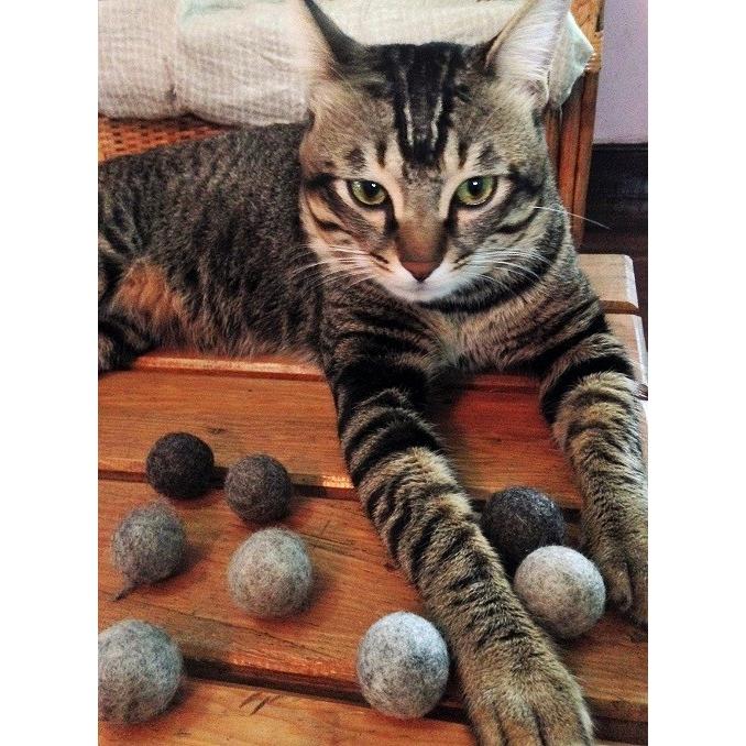 ナチュラル　ねこ　フェルトボール  おもちゃ　2個セット |  | 01