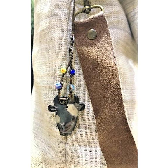 ハンドメイド　牛　デザインA　ストラップ　バッグチャーム　丑　キーチェーン　　 |  | 01