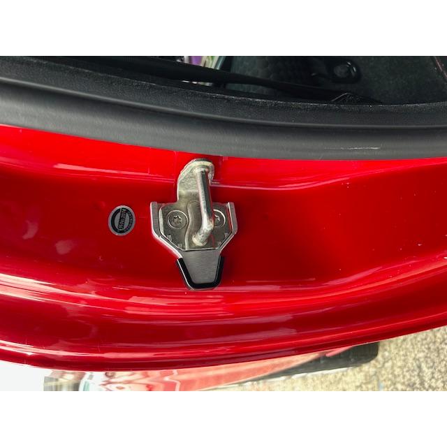 アバルト595 マエカワエンジニアリング　アルミ削り出しドアストライカー フィアット・アバルト500/595用ドアストライカー