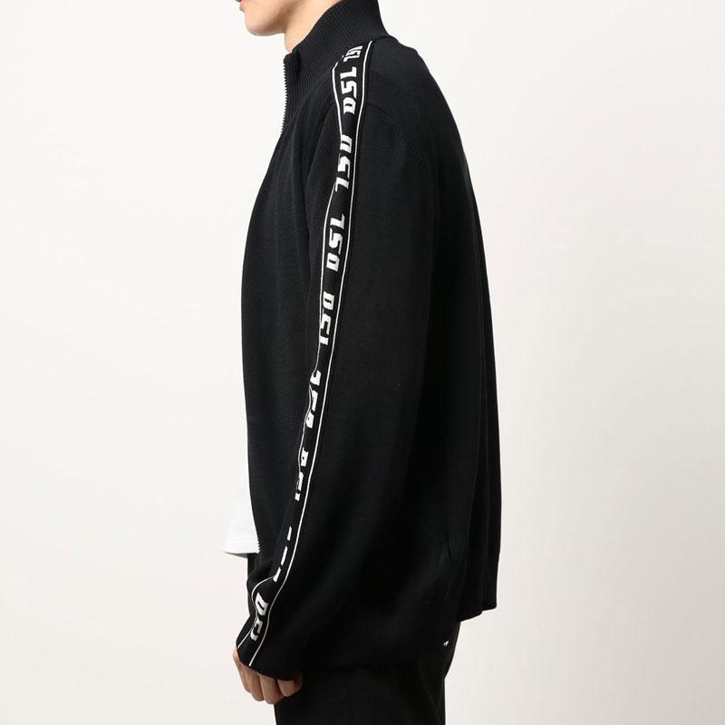DIESEL（ディーゼル） 袖ロゴ ライン スタンドネック ニット