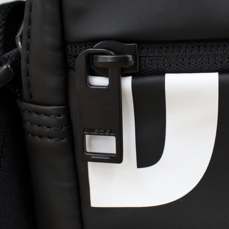 DIESEL（ディーゼル） ショルダーバッグ 縦型 バッグ ロゴ BOLDMESSAGE