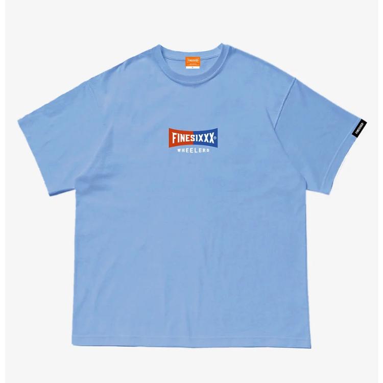 ファインシックス FINESIXXX STANDARD LOGO GRAPHIC TEE - SAX BLUE FS 