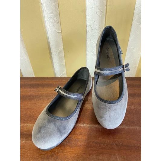 VICTORIA(ビクトリア) ベロアストラップフラットシューズ 104913-GRIS