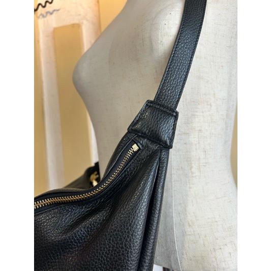 VIOLA d'ORO/ヴィオラドーロ　型押しシュリンクレザーボディバッグ　V-1536 ブラック | VIOLAd'ORO | 02