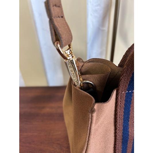 VIOLA d'ORO/ヴィオラドーロ　GINOジーノ　エコスエードトートバッグ　アイビーテープ　V-2190 CAMEL(ブラウン×ネイビー） | VIOLAd'ORO | 06