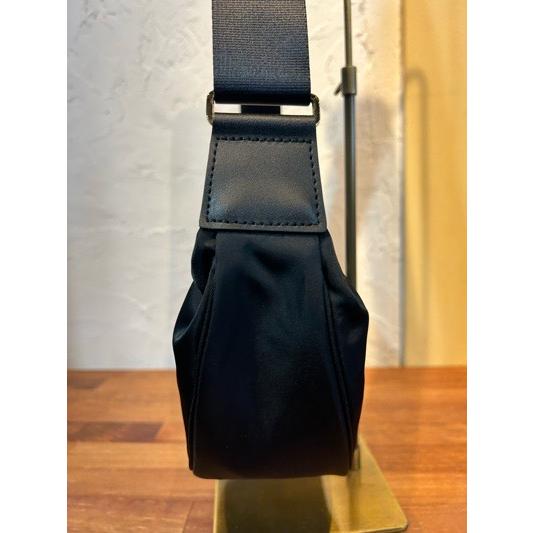 VIOLA d'ORO/ヴィオラドーロ　BIANCA / V-2247　ナイロンショルダーバッグ　ブラック | VIOLAd'ORO | 02