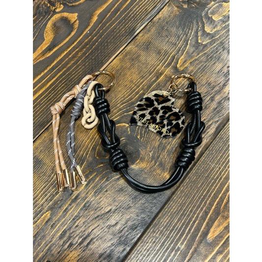 VIOLA d'ORO/ヴィオラドーロ　V-5078 バックチャーム　LEOPARD HEART×BLACK | VIOLAd'ORO