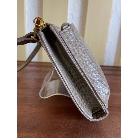 VIOLA d'ORO/ヴィオラドーロ　ADRIA/アドリア　V-1404 クロコ型押しレザー横型スマートフォンポシェット　Greige(グレージュ) | VIOLAd'ORO | 02