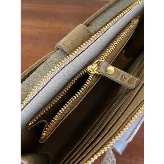 VIOLA d'ORO/ヴィオラドーロ　ADRIA/アドリア　V-1404 クロコ型押しレザー横型スマートフォンポシェット　Greige(グレージュ) | VIOLAd'ORO | 08