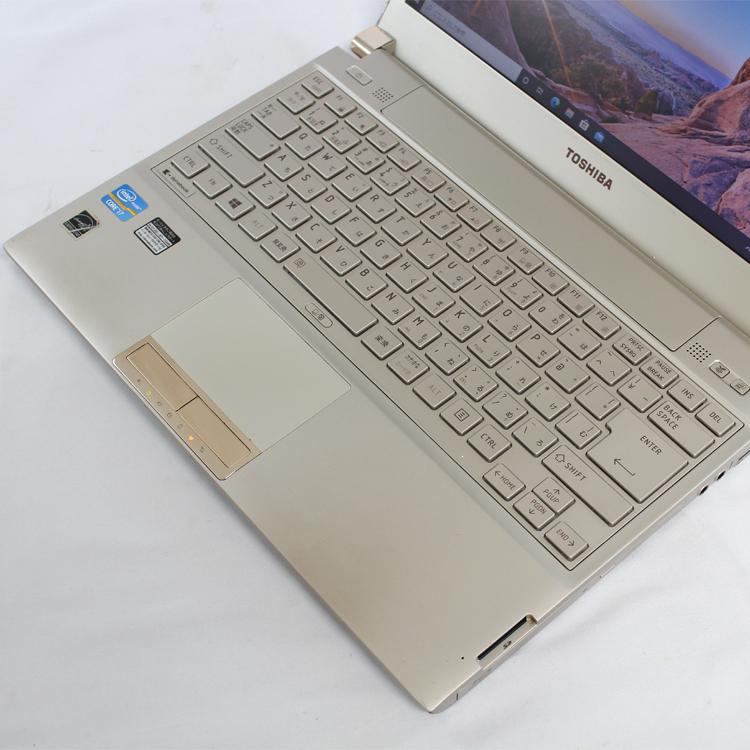 東芝 dynabook R732/E26HW　コンパクト ノートパソコン　① TOSHIBA 中古パソコン Windows 10 13.3型ワイド dynabook R732