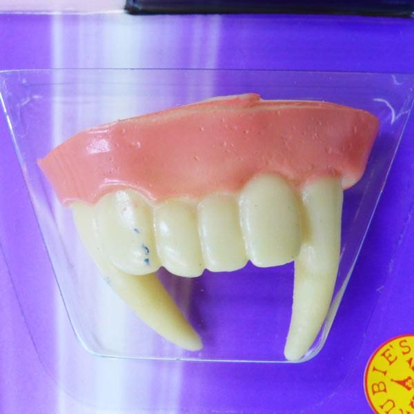 バンパイア メイクアップ 吸血鬼の牙付き ヴァンパイア ドラキュラ メイク Rj コスプレ衣装専門店マジックナイト 通販 Yahoo ショッピング