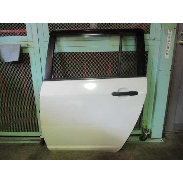 プロボックス NCP165V 左リアドア DXコンフォート 4WD ニホンイタ M31Q8 67004-52590 1E7 自動車 プロボックス NCP165V 左リアドア DXコンフォート 4WD