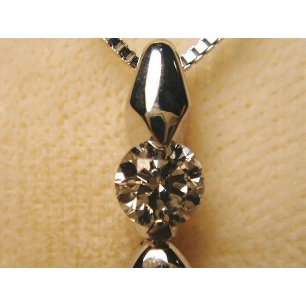 NCK33:K18WG ダイヤ トリロジー ペンダント ネックレス : マホガニー