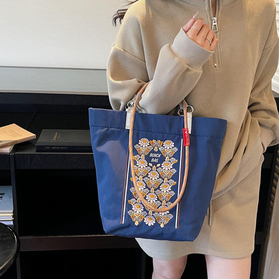 刺繍 ナイロン トートバッグ レディース 大容量 A4収納 軽量 肩掛け