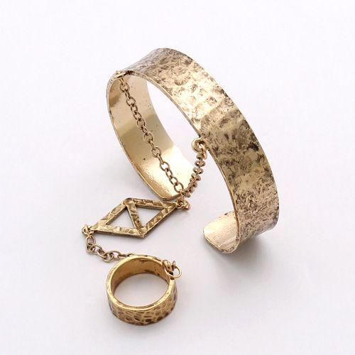 ローラブ リング 指輪 ブレスレット バングル レディース ゴールド シルバー ブランド おしゃれ 太め プレゼント Low Luv Hammered Triangle Hand Comb 003 H Mss 通販 Yahoo ショッピング