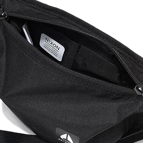 KNOSIS ブラック ボディバッグ　ポーチ　黒 NIXON ニクソン ボディバッグ ウエストポーチ トレスルズ ヒップ