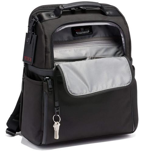 ★新品★TUMI リュック　本革　レザー　バックパック ビジネスバッグ　男女兼用 TUMI（トゥミ） リュック バックパック ビジネスバッグ ビジネス