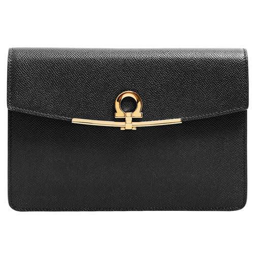 FERRAGAMO/SalvatoreFerragamo(サルバトーレフェラガモ) ショルダーバッグ美品  ガンチーニ 黒 レザー FERRAGAMO（フェラガモ） Salvatore Ferragamo サルヴァトーレ