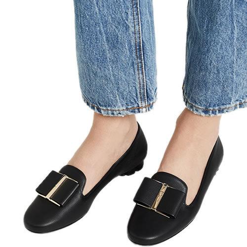 サルヴァトーレフェラガモ Salvatore Ferragamo ローファー フラットシューズ サルノ レディース ヴァラリボン 革 本革 ブランド 履きやすい 黒 ブラック 230 061 Mss 通販 Yahoo ショッピング