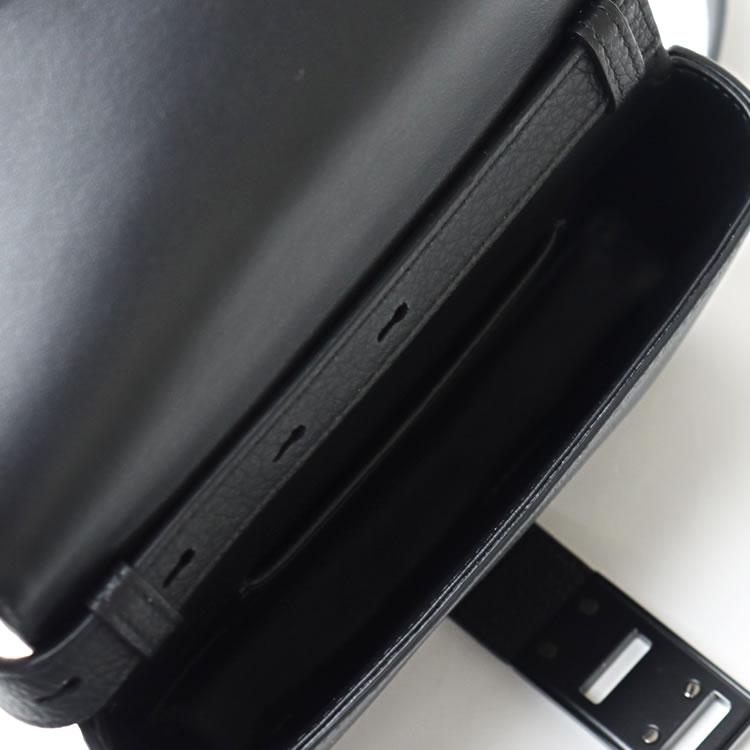 美品　サルヴァトーレフェラガモ　アニマル柄　クロスボディバッグ　レザー 61Eup5vhtHL._UY1000_.jpg