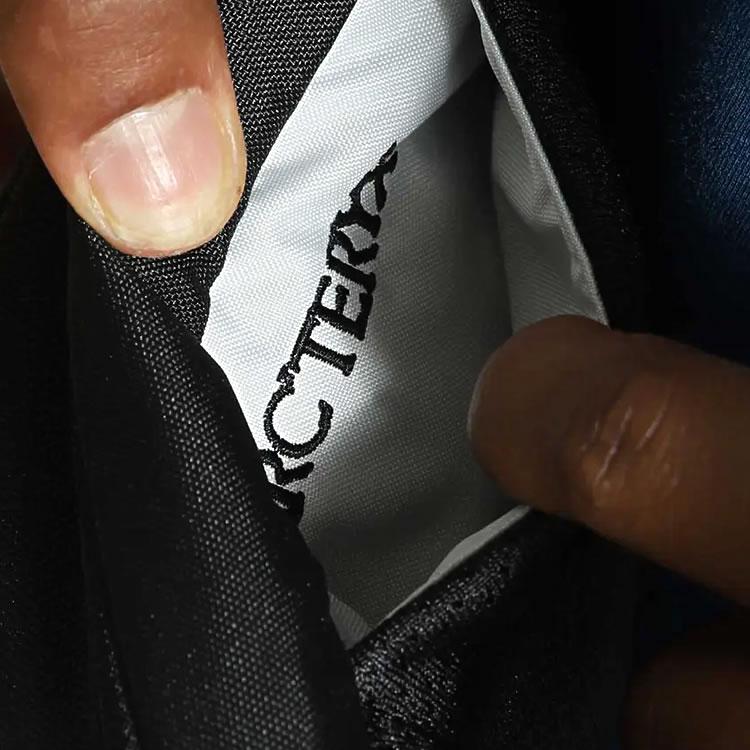 アークテリクス ARC'TERYX マンティス 1 ショルダーバッグ ボディバッグ サコッシュ メンズ レディース 斜めがけ ブランド 小さい 軽い プレゼント 黒 ブラック_9