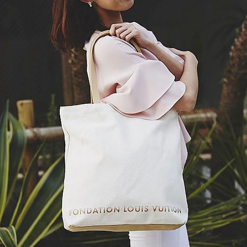 LOUIS VUITTON フォンダシオン ルイヴィトン 美術館 バッグ LOUIS VUITTON フォンダシオン ルイヴィトン 美術館 バッグ