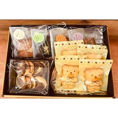 さっちゃんのママ 白くまさんのマドレーヌとお菓子の詰合せ