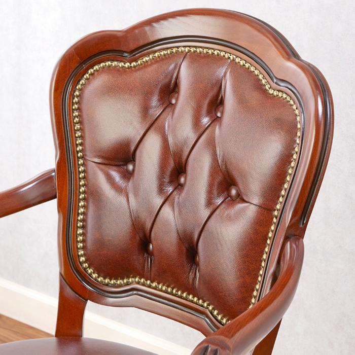 素晴らしい革質のイタリアチェア 素晴らしい革質のイタリアチェア