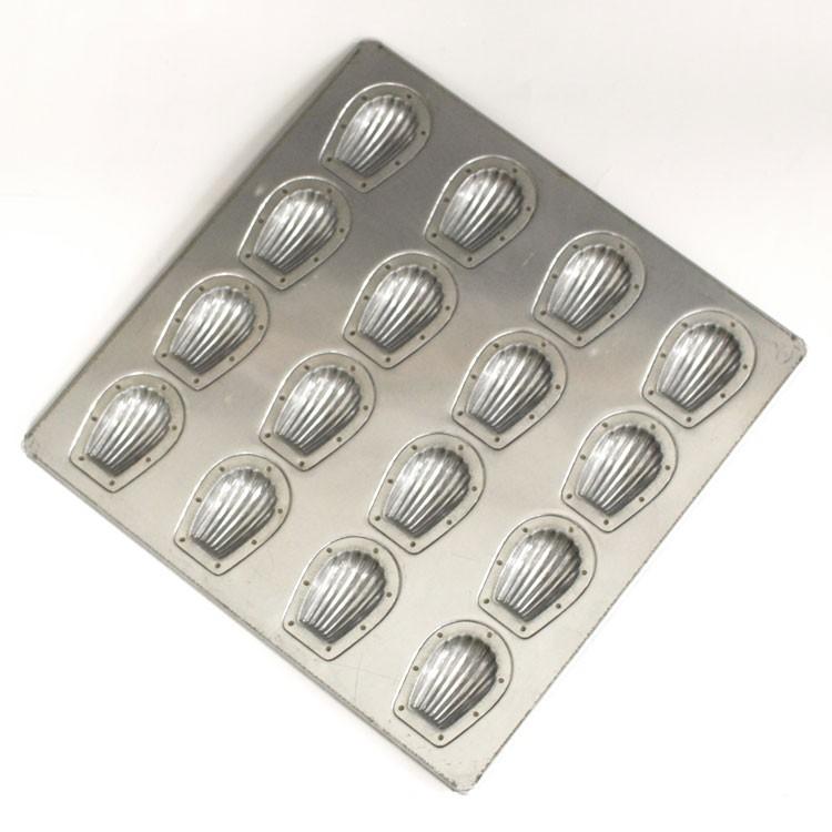 シリコン 加工 貝 小 シェル ミニ マドレーヌ 型 天板 16個付 松永製作所 Mn0091 馬嶋屋菓子道具店 通販 Yahoo ショッピング