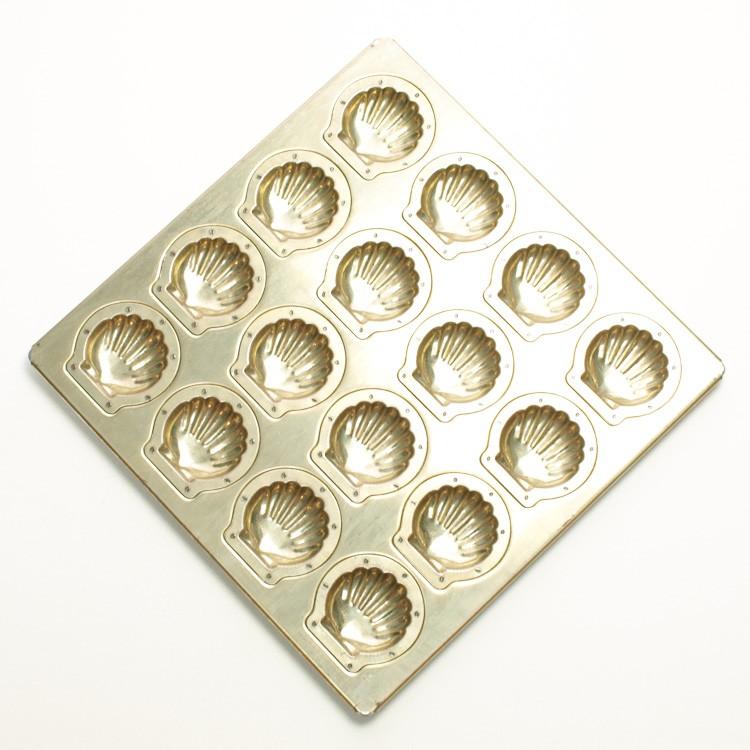 シリコン 加工 黄金 ミニ ホタテ 小 マドレーヌ 型 天板 16個付 半田 ブリキ 松永製作所 Mn0159 馬嶋屋菓子道具店 通販 Yahoo ショッピング